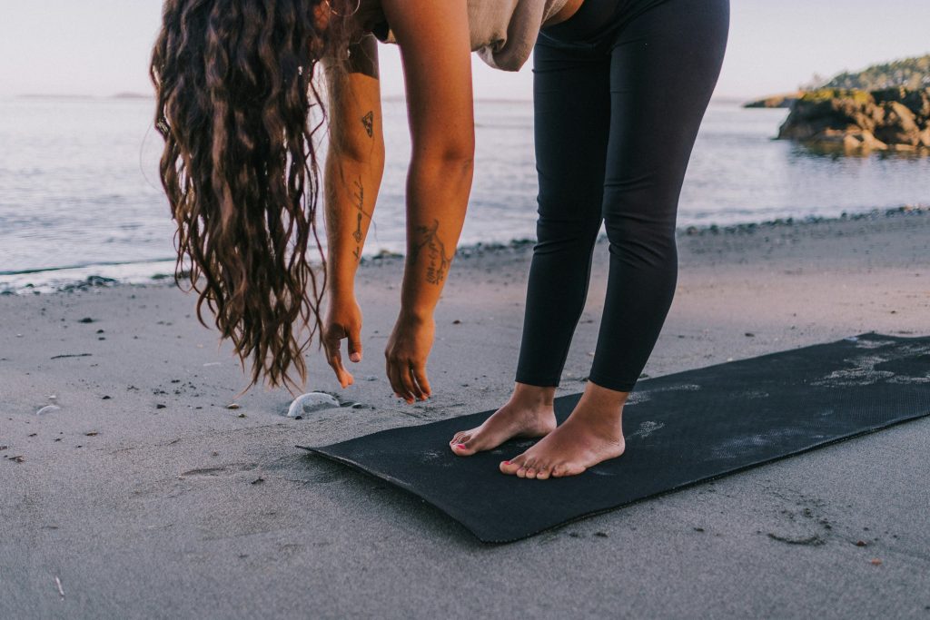 Beneficiile Pilates pentru un Corp Puternic și Flexibil