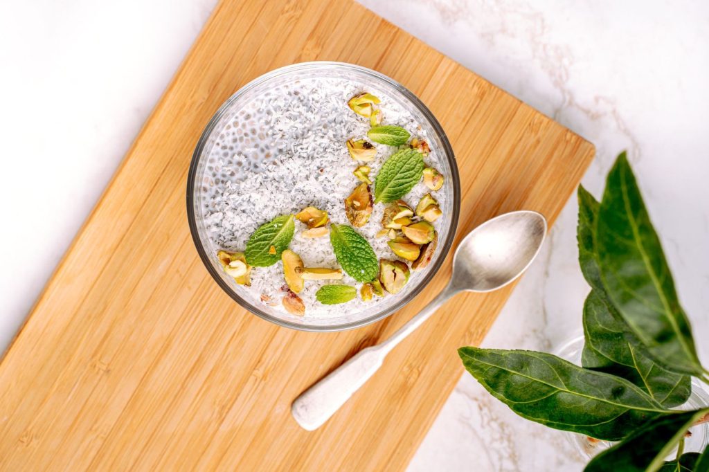 10 beneficii ale budincii de chia
