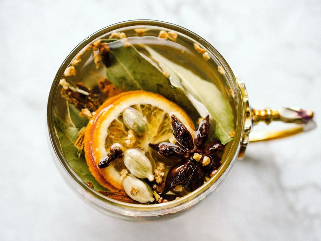 10 beneficii ale ceaiului de cardamom pentru sănătate