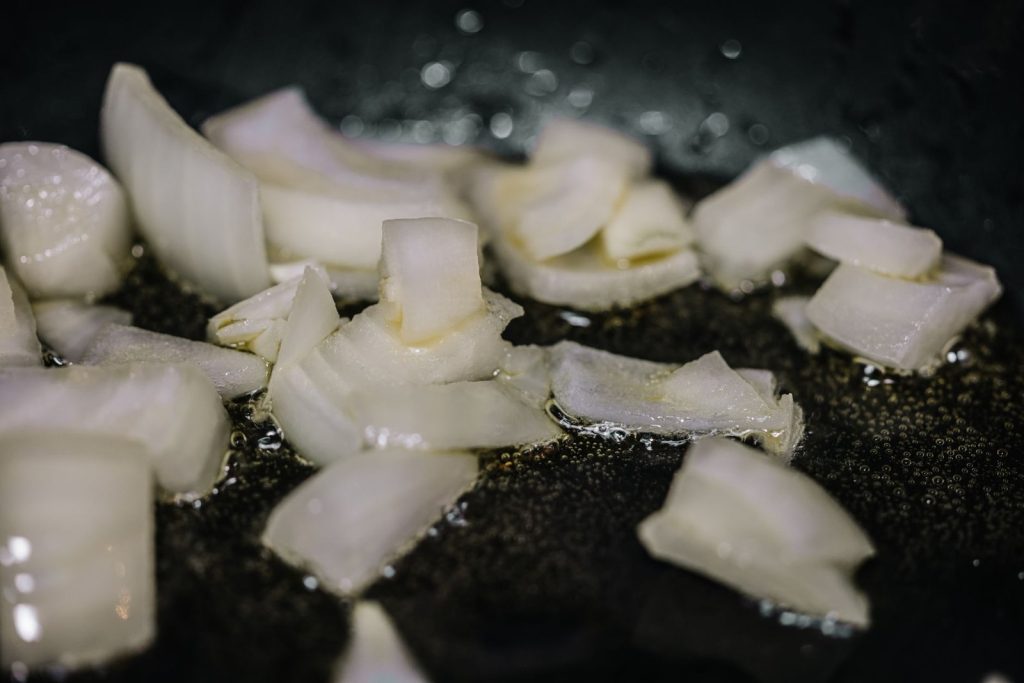 10 beneficii ale cepei caramelizate pentru sănătate
