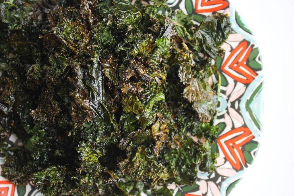 10 beneficii ale chipsurilor de kale coapte