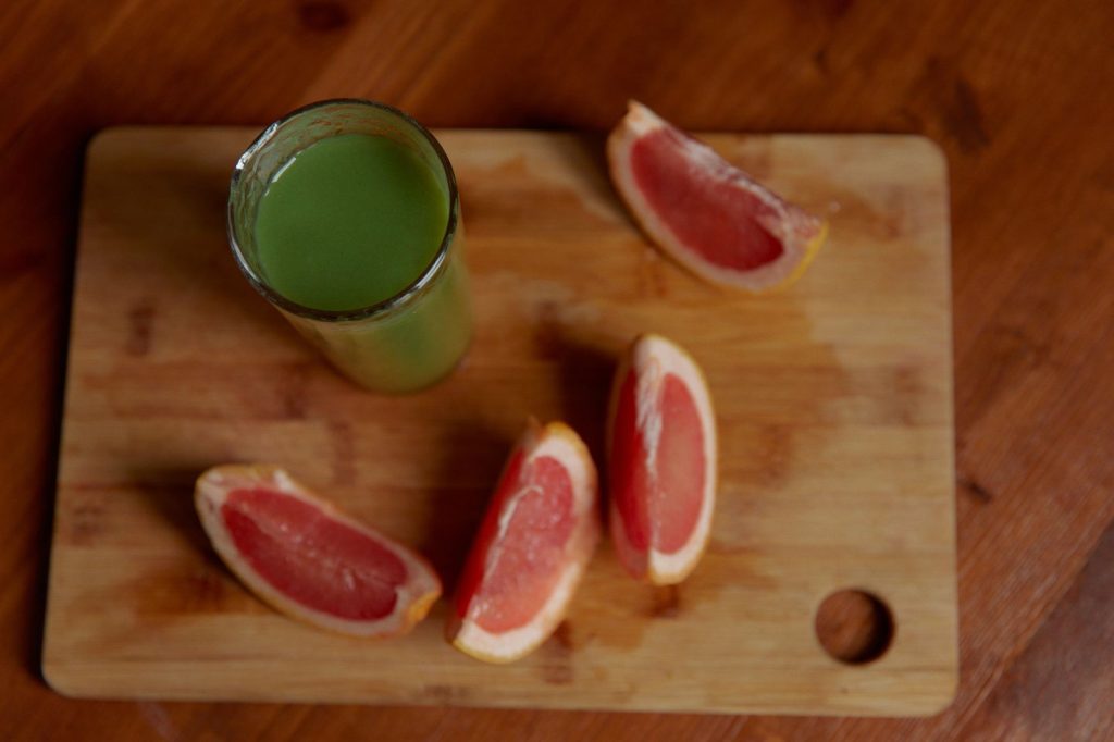 10 beneficii ale sucului de grapefruit pentru sănătate
