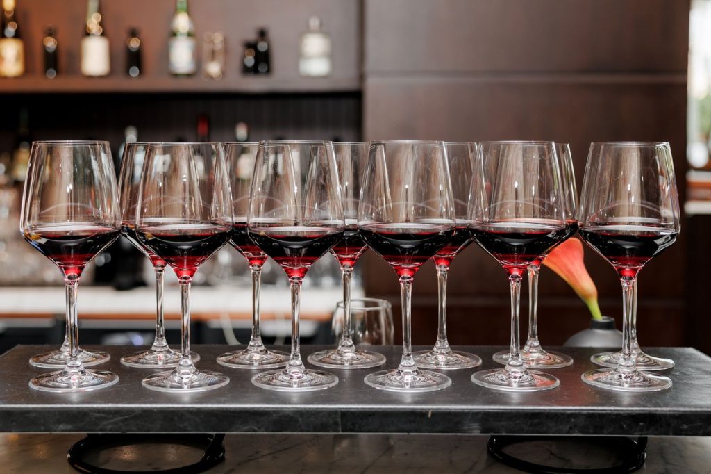 10 beneficii ale vinului roșu consumat moderat